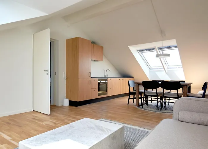 Cozy And Bright Apartments With Private Car Park