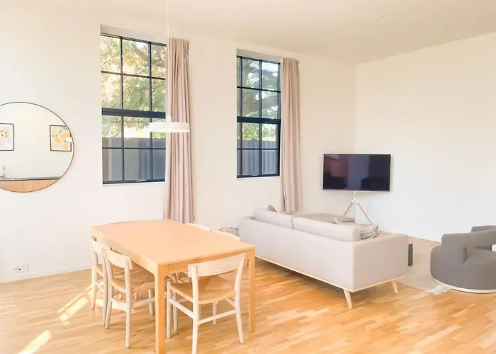Cozy And Bright Apartments With Private Car Park